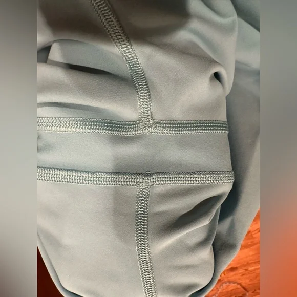 Lululemon High-Waisted Blue Leggings Size 4 Square Tag - Picture 6 of 7